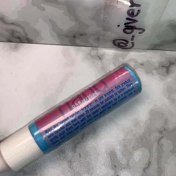 TBS Sealed Disappearing Act Cuticle Remover True Blue Spa BBW - Picture 4 of 8